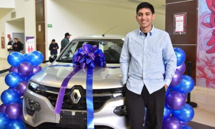 Entrega SEyD automóvil a alumno ganador de Generación de Excelencia 2025 en Ciudad Juárez