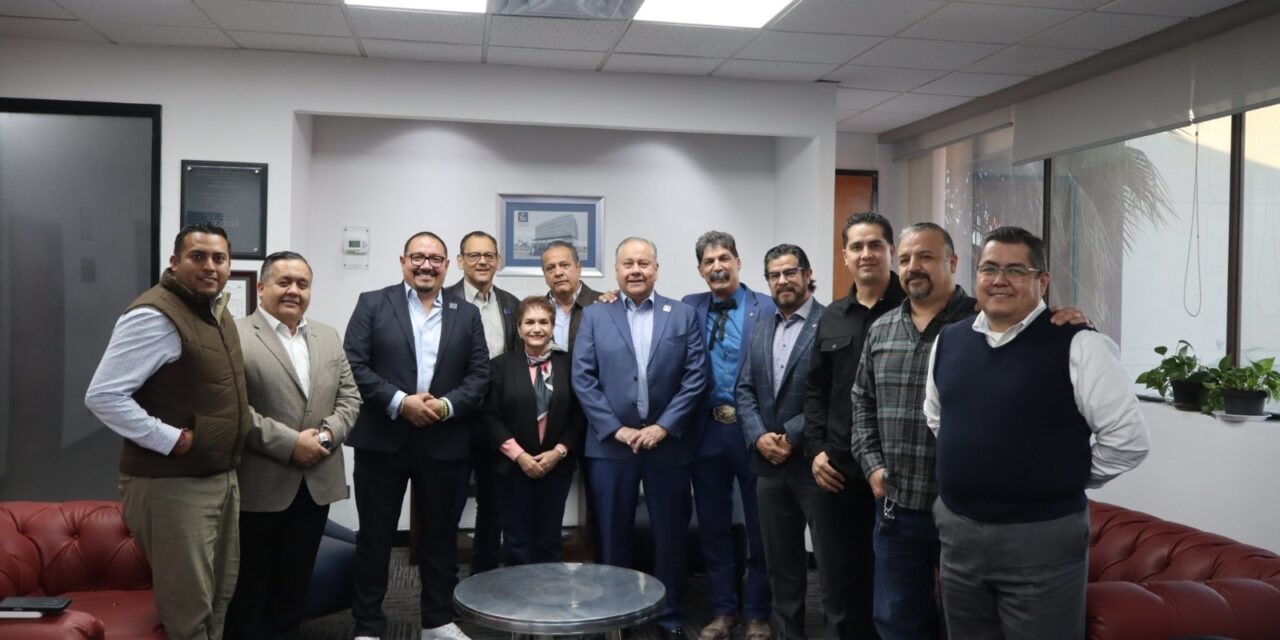 CANACO SERVyTUR Juárez devela galería de expresidentes y rinde homenaje a líderes que marcaron su historia