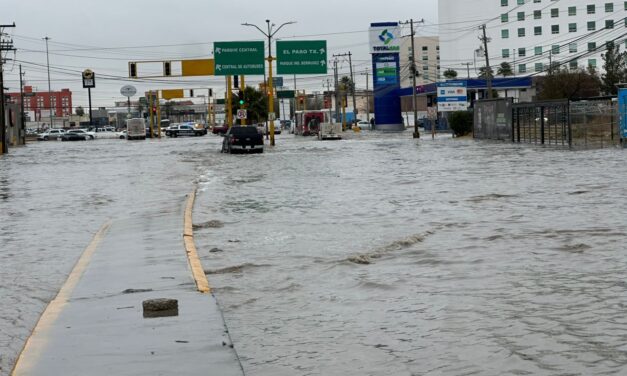 Lluvias provocan inundaciones y cierres viales en distintos puntos de Ciudad Juárez