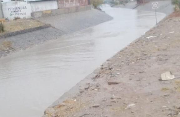 Lluvias provocan inundaciones y cierres viales en distintos puntos de Ciudad Juárez