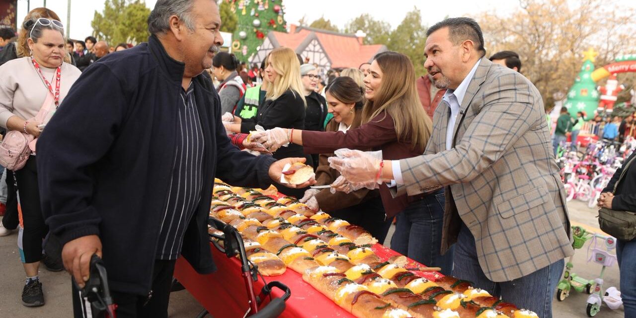 Parten megarosca de Reyes Magos en el parque DIF