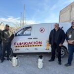 Fumiga Dirección de Ecología contra garrapatas en la colonia Campesina