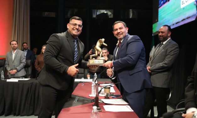 Reconocen como Deportista del Año a Uziel Muñoz Galarza