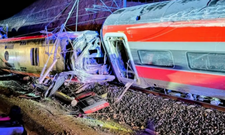 Accidente ferroviario en España deja al menos 21 muertos y más de 100 heridos