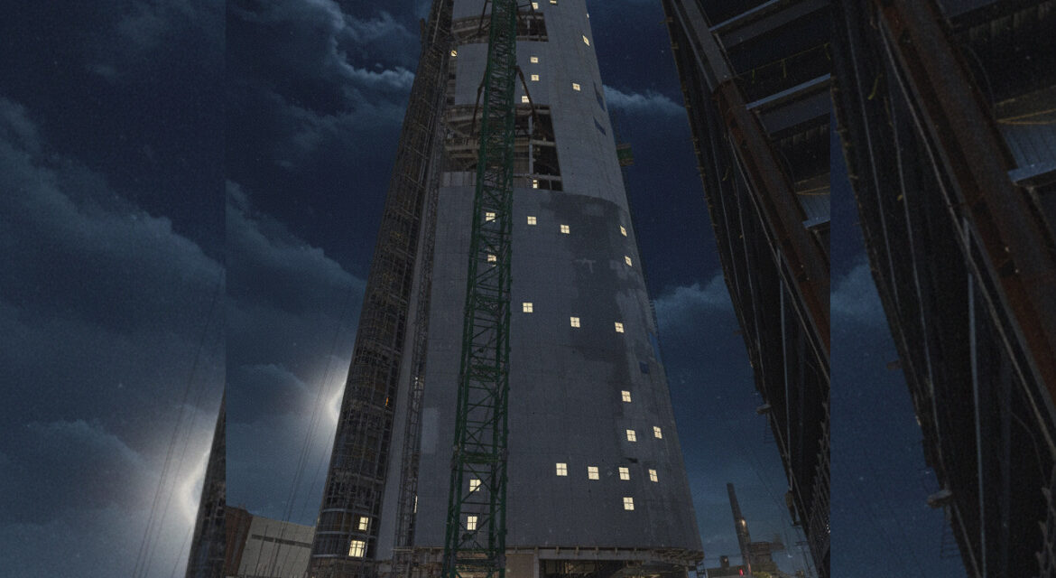 ¿Batiseñal en Juárez? Cruz Pérez Cuéllar cuestiona si la Torre Centinela combate el crimen… o llama superhéroes