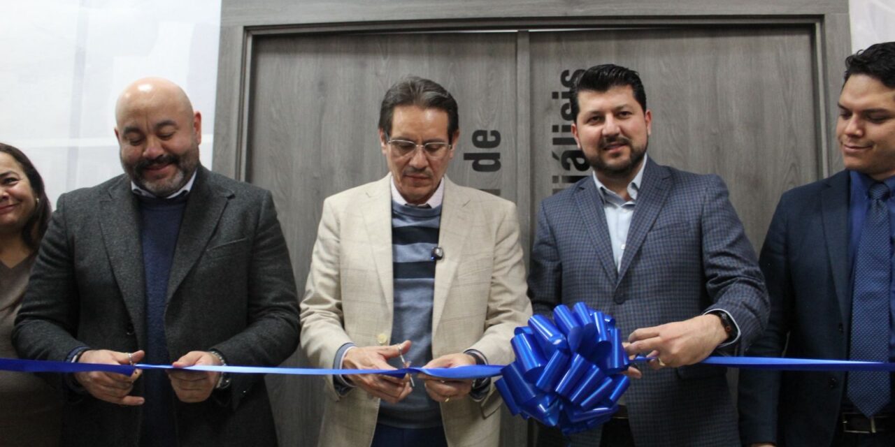 Equipa Pensiones Civiles Delegación Juárez Unidad de Hemodiálisis con inversión de casi 4 millones de pesos