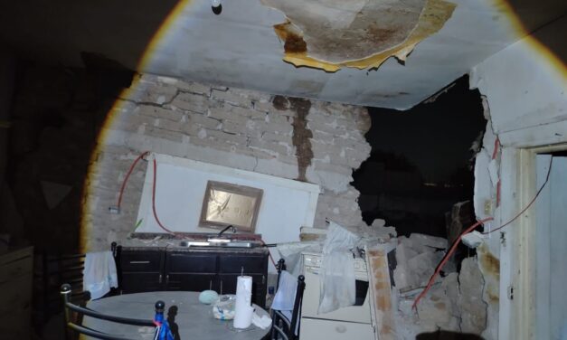 Derrumbe parcial en vivienda de El Barreal obliga a desalojo preventivo