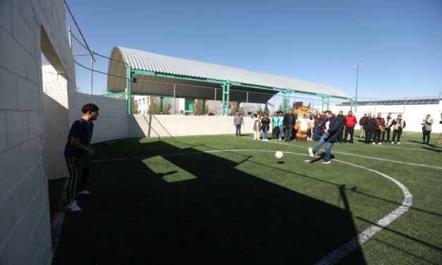 Entrega Presidente Pérez Cuéllar obras en el Colegio de Bachilleres 16