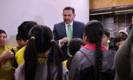 Responde Presidente Pérez Cuéllar a preguntas de niñas y niños