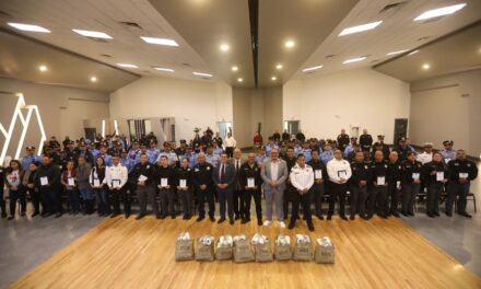 Empresarios reconocen a héroes anónimos y rinden homenaje a Bomberos y Rescate