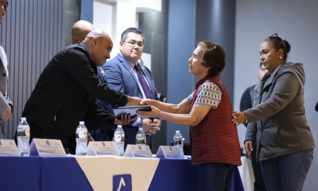 Empresarios reconocen a héroes anónimos y rinden homenaje a Bomberos y Rescate
