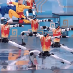 Robots y artistas marciales la rompen en Gala del Año Nuevo Chino 2026