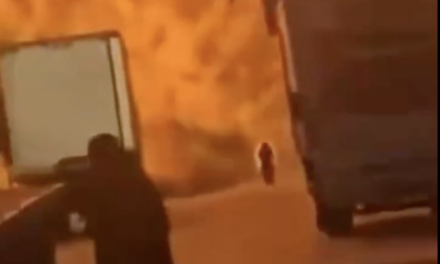 Tragedia en autopista: camión con gas explota y deja muertos y autos calcinados en Chile