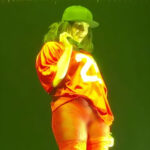 🔥 Billie Eilish sorprende con look atrevido y ardiente en pleno concierto