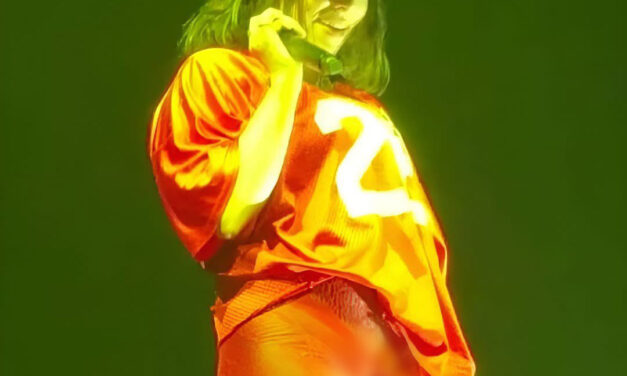 🔥 Billie Eilish sorprende con look atrevido y ardiente en pleno concierto