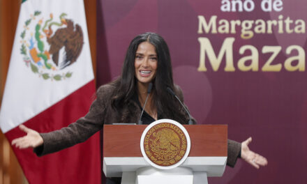 Salma Hayek visita a la presidenta Claudia Sheinbaum para respaldar la nueva Ley Federal de Cine