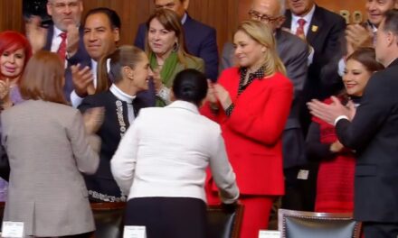 Maru Campos participa en ceremonia conmemorativa por el 109 Aniversario de la Constitución