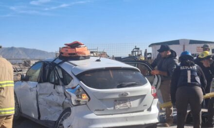 Atienden accidente vehicular sobre Camino Real; cinco personas resultan lesionadas
