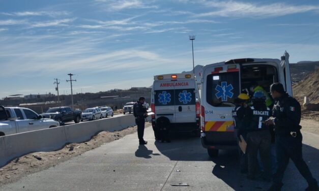 Atienden accidente vehicular sobre Camino Real; cinco personas resultan lesionadas