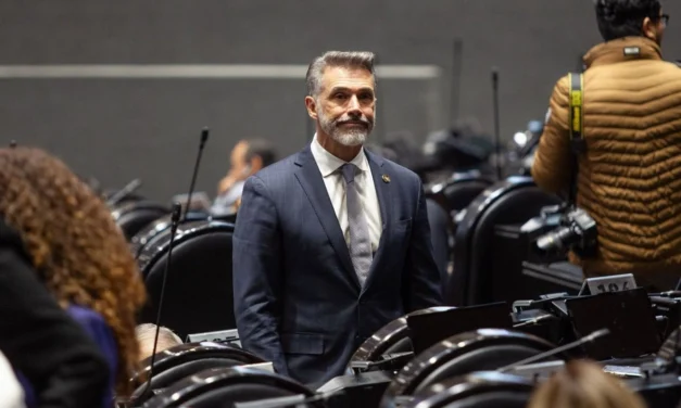 Morena inicia proceso sancionador contra Sergio Mayer por participar en “La Casa de los Famosos”