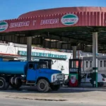 Rusia busca soluciones con Cuba para repatriar a turistas ante crisis de combustible