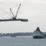 Trump amenaza con bloquear apertura de puente entre Estados Unidos y Canadá