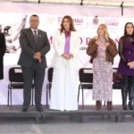 Realizan izamiento de bandera honrando la valentía de la mujer mexicana