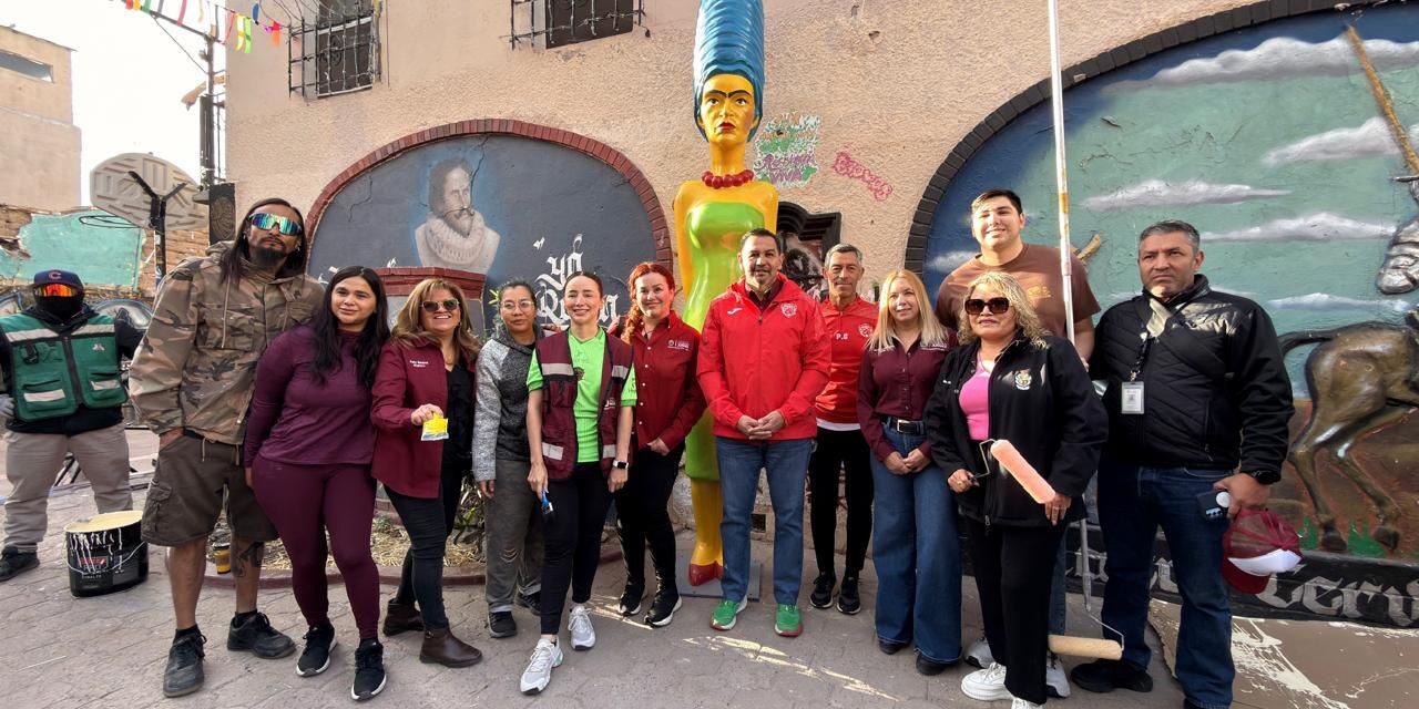 Escultura de Juan Pablo Chipe llega a la Plaza Cervantina como parte de la resignificación cultural