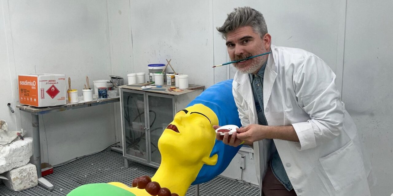 Escultura de Juan Pablo Chipe llega a la Plaza Cervantina como parte de la resignificación cultural