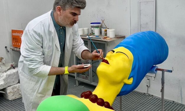 Escultura de Juan Pablo Chipe llega a la Plaza Cervantina como parte de la resignificación cultural