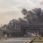 Golpe al corazón del petróleo mundial: ataque a la mayor refinería sacude los mercados y dispara el crudo 13%