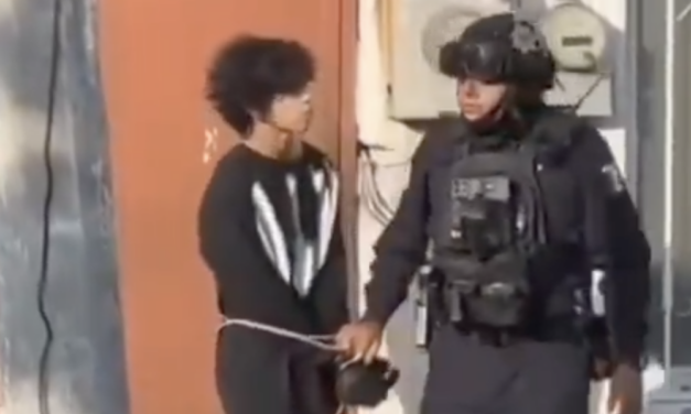 Alumno ataca a balazos a dos maestras en preparatoria de Lázaro Cárdenas; fue detenido