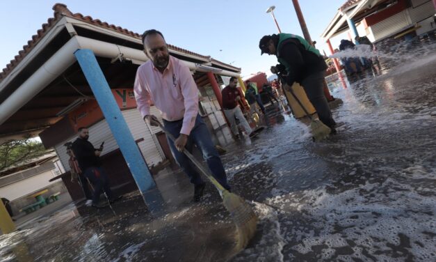Encabeza secretario del Ayuntamiento operativo integral de limpieza en Parque Borunda