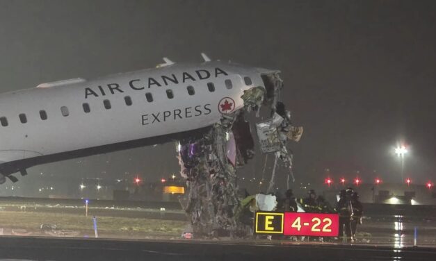 Tragedia en Nueva York: avión de Air Canada choca en pista y deja dos muertos