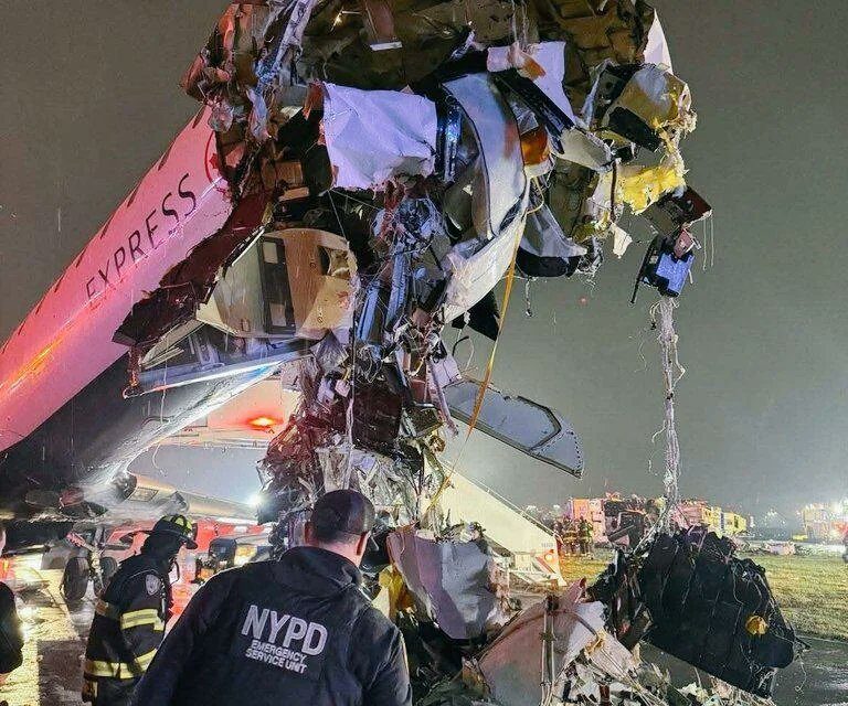 Tragedia en Nueva York: avión de Air Canada choca en pista y deja dos muertos