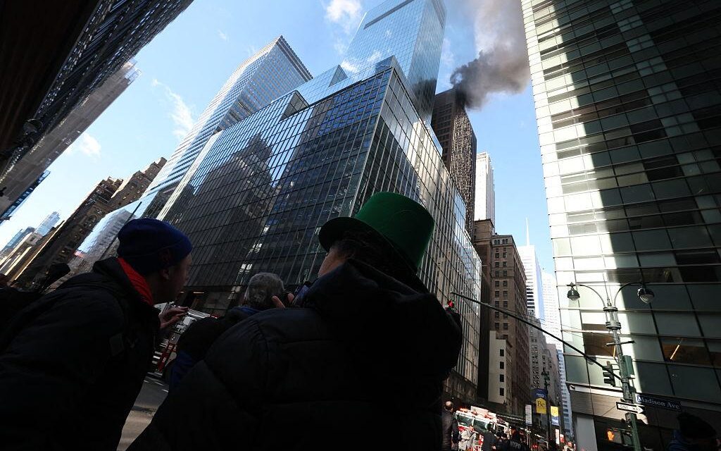 Incendio en rascacielos en Nueva York