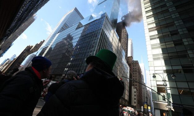 Incendio en rascacielos en Nueva York