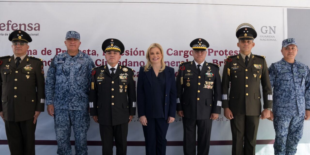 Maru Campos acude como invitada especial a la toma de protesta del nuevo coordinador estatal de la Guardia Nacional