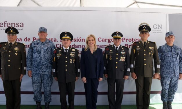 Maru Campos acude como invitada especial a la toma de protesta del nuevo coordinador estatal de la Guardia Nacional