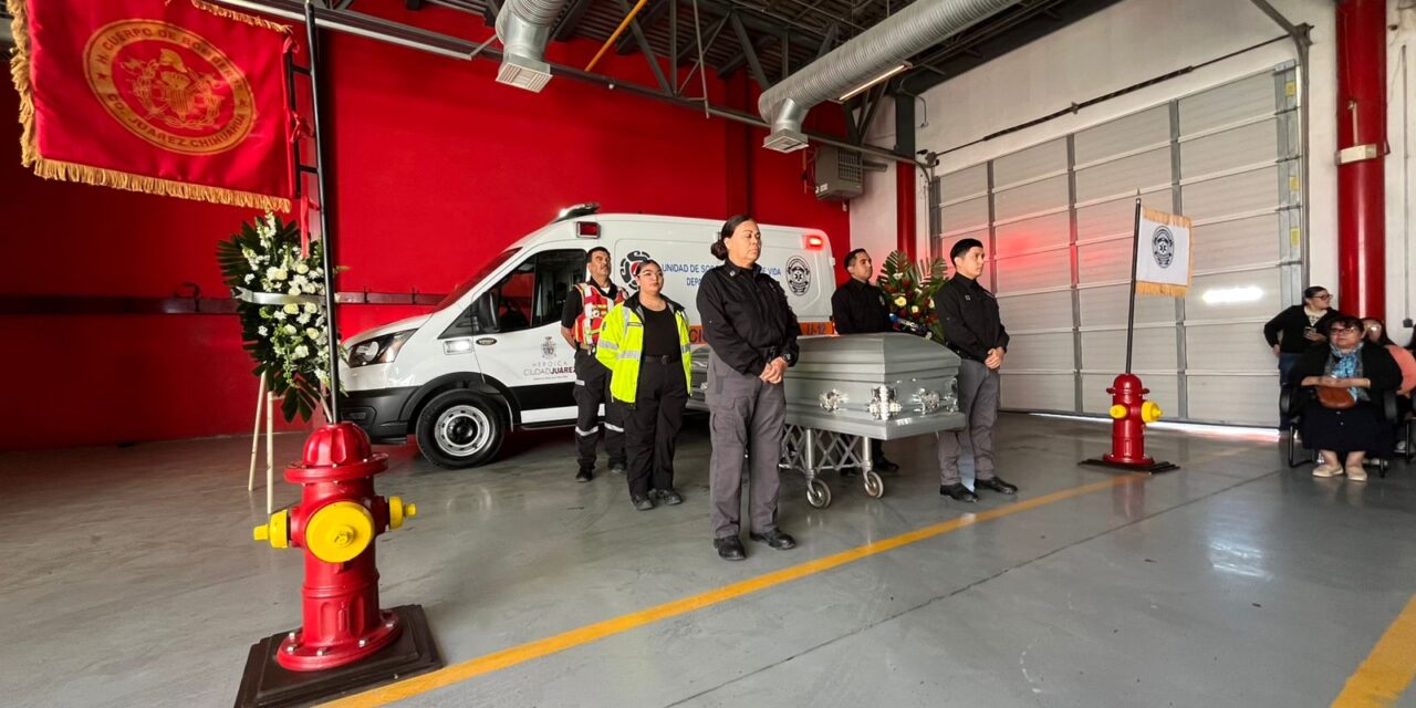 Rinden homenaje póstumo al Teniente Víctor Vázquez Pedraza en la Estación Central de Bomberos