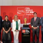 Maru Campos da la bienvenida al Trofeo de la Copa Mundial de la FIFA 2026 en su paso por Chihuahua