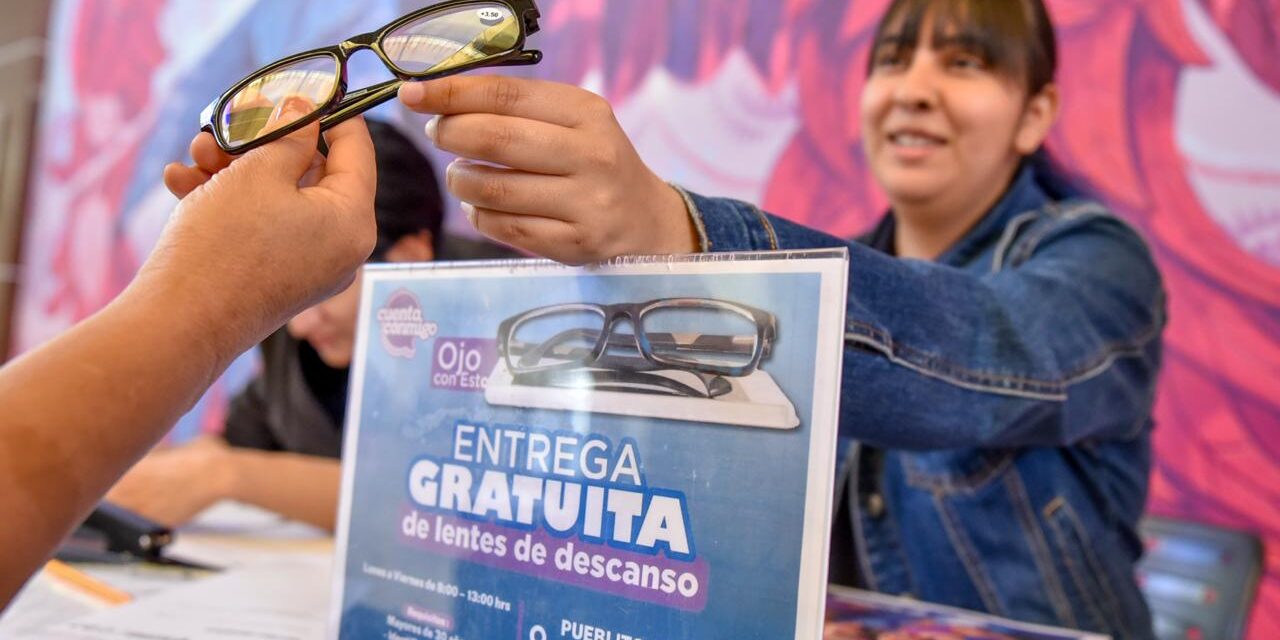 Acerca Gobierno del Estado lentes gratuitos para visión cansada en Pueblito Mexicano