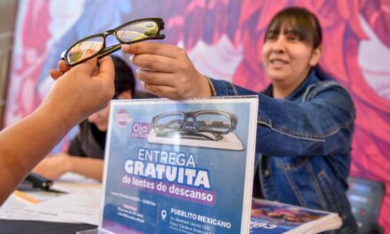 Acerca Gobierno del Estado lentes gratuitos para visión cansada en Pueblito Mexicano