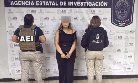 Detienen a mujer por engañar a familias de equipo infantil en Juárez