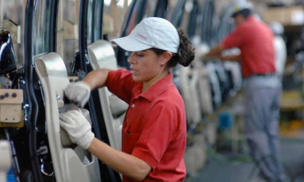 Publican reforma constitucional para reducir jornada laboral a 40 horas semanales