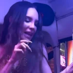 Belinda convierte microbús en “party bus” y se viraliza durante visita exprés a la CDMX