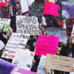 Marchas del 8M recorren Ciudad Juárez para exigir justicia y visibilizar la violencia contra las mujeres