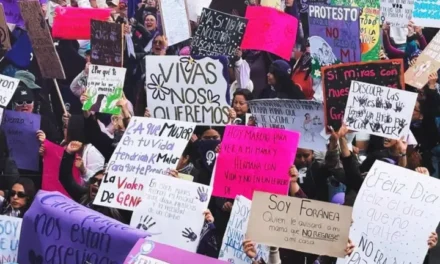Marchas del 8M recorren Ciudad Juárez para exigir justicia y visibilizar la violencia contra las mujeres