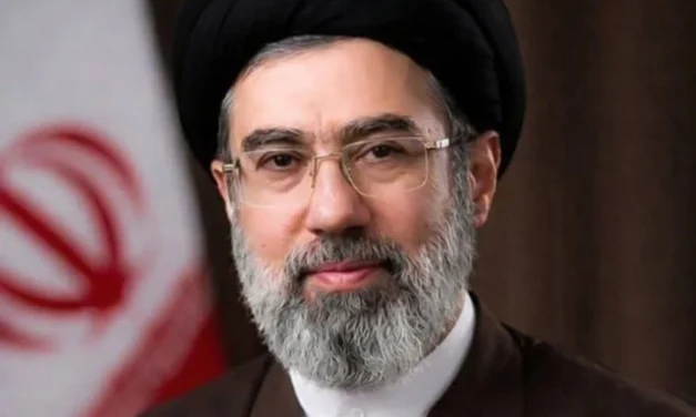 El nuevo líder supremo de Irán insta a mantener cerrado el estrecho de Ormuz y pide retirar bases de EE.UU. en el Golfo