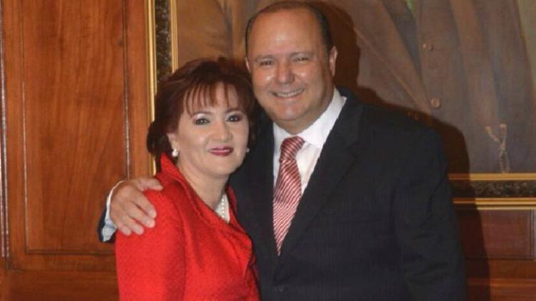 Notifican detención en EE.UU. de esposa de César Duarte; enfrenta causas penales en Chihuahua